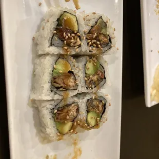 Eel &amp; avocado roll