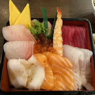 Chirashi Sushi