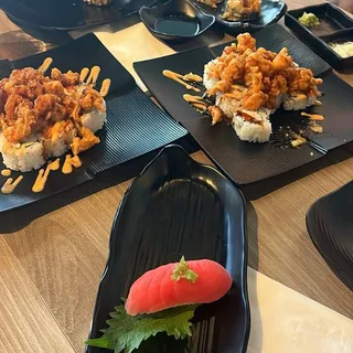 Tuna Nigiri Sushi (2 Pcs)