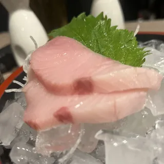Yellowtail Sashimi (6 Pcs)