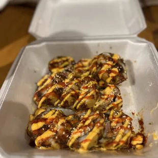 Godzilla roll was amazing! Great sushi chef and food!