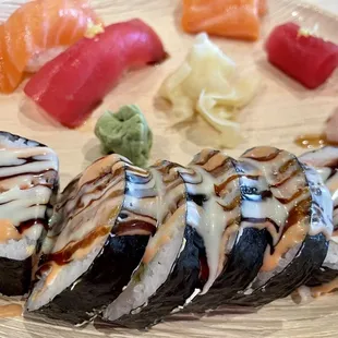 Sushi Combo 2 King Kong Roll Nigiri Tuna Nigiri Salmon Nigiri Red Snapper Sashimi Salmon Sashimi Red Snapper Sashimi Tuna