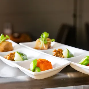 food, chicken wings and fried chicken