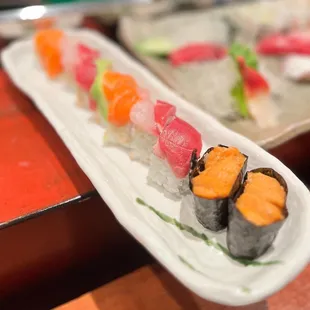 Rainbow roll &amp; Uni (sea urchin)