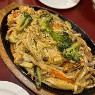 Spicy yaki udon