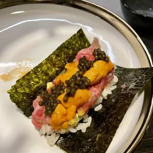 Uni Toro Caviar Hand Roll