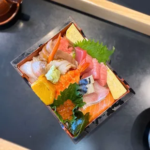 Chirashi Sushi