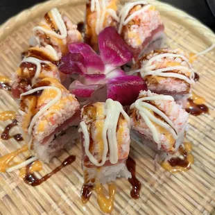 Sakana Fire Roll