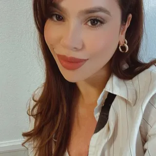 Ysell L.