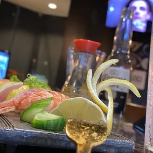 Lemon decor of sushi plate