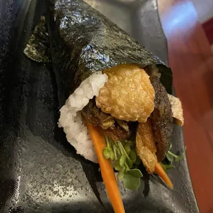 Salmon Skin Handroll