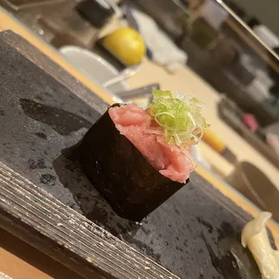 Negitoro gunkan maki