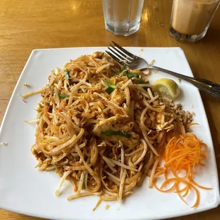 Pad Thai with chicken