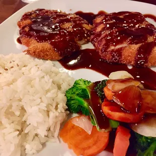 Chicken Katsu..i like the sauce of the vegetables but not the sauce on the chicken.