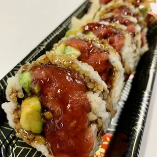 Tiger Roll (spicy tuna, avocado, cucumber, shrimp tempura, eel sauce); IG: @katzlundell
