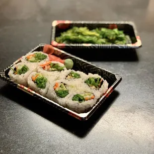 Vegetable roll and seaweed salad