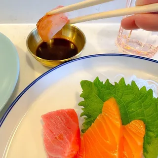 hamachi sashimi