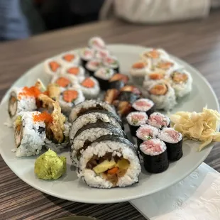 sushi, sashimi, sushi and sashimi, food