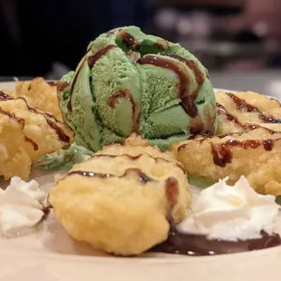 Banana tempura with green tea