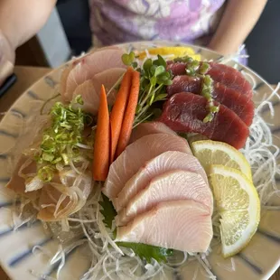 sushi, sashimi, sushi and sashimi, food