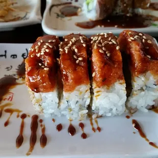 Mamacita: shrimp tempura with spicy tuna!