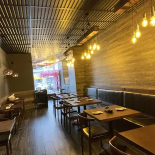 sushi and sashimi, interior