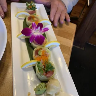 New &quot;roll&quot; fish wrapped in cucumber!