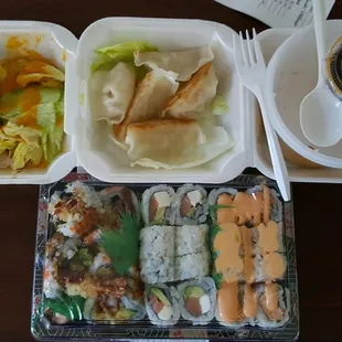 3 roll lunch special,  shrimp tempura roll, Philadelphia roll, spicy salmon roll, soup, salad and miso soup. YUMMY !