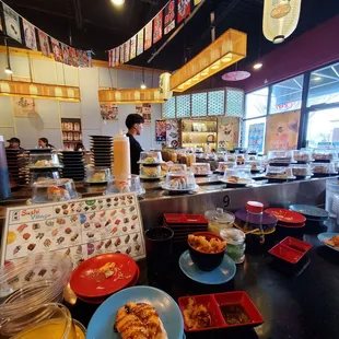 sushi and sashimi, interior