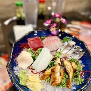 Sashimi platter (tuna, white tuna, red snapper, mackerel, unagi)