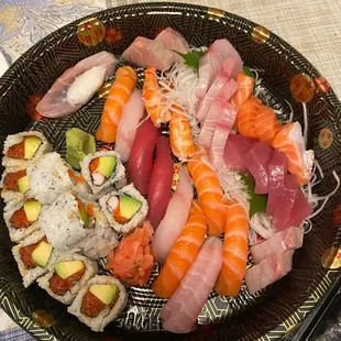 Combo for two - sushi and sashimi