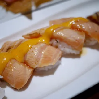 10. Seared Salmon Sushi