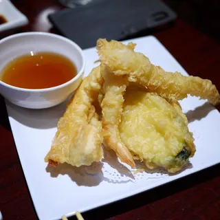 9. Mixed Tempura 2pc shrimp 4pc vege