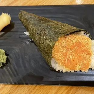 Spicy tuna handroll