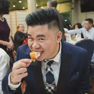 Zhi Y.
