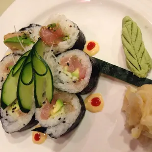 Yellowtail roll