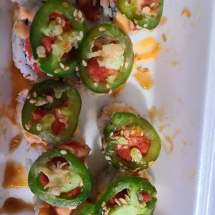 Spicy tuna jalapeño roll