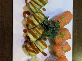 Sakura Sushi & Grill
