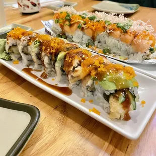 Dragon Roll (front) & Lion King Roll (back) | IG: @nomwithelaine