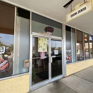 the outside of the restaurant