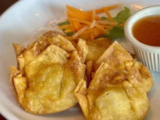 Baitong Thai & Sushi Restaurant