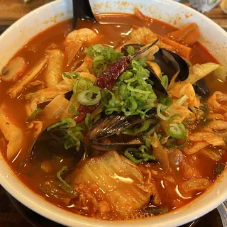 Spicy Seafood Udon
