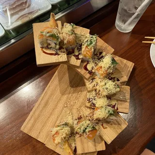Sake Crunch Roll