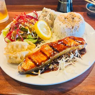 L - Salmon Teriyaki Bento