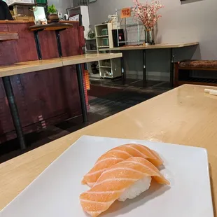 Salmon Nigiri