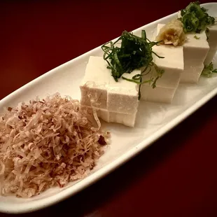 Hiyayakko   (vegetarian option available)