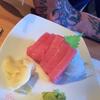 TUNA SASHIMI