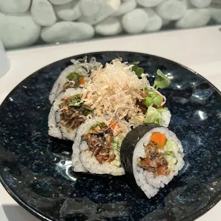 Salmon skin roll