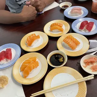 a man eating sushi