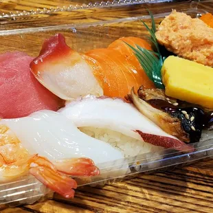 DLX Nigiri Bento.